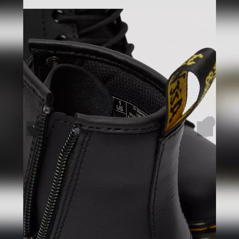 Dr. Martens Doc Marten AirWair Black Combat Boots 1460 Junior Moto NEW Size 3 US - Picture 6 of 11